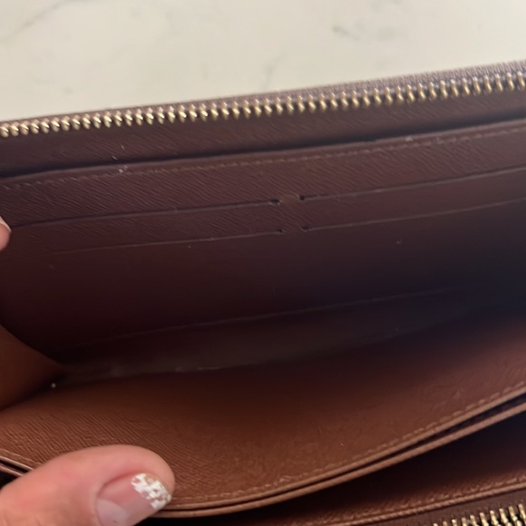 Louis Vuitton wallet - Picture 9 of 11